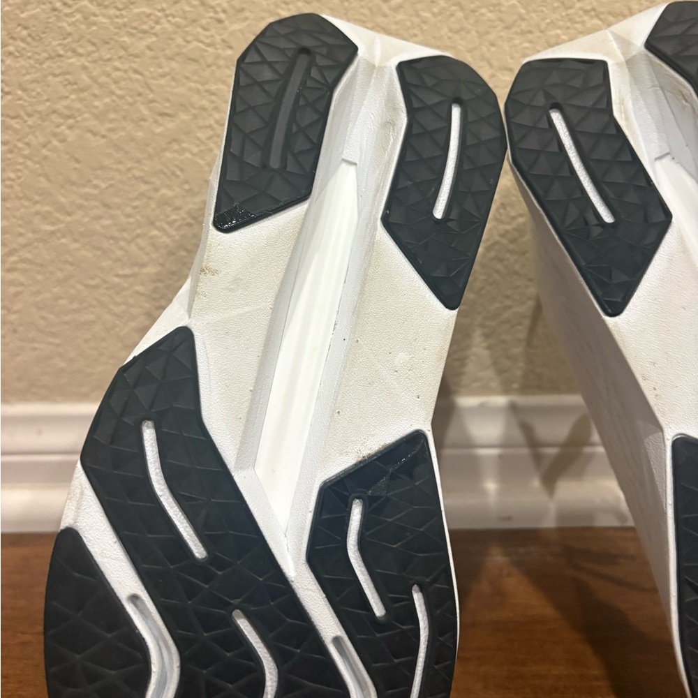 NB Women's White FuelCell Propel V5 || size 7 - Picture 6 of 9